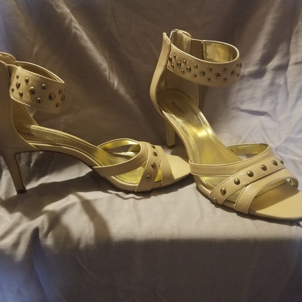 Nude heels